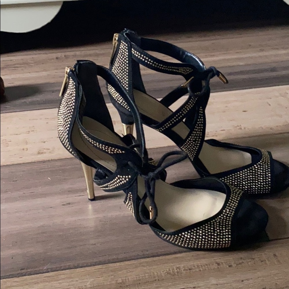 GUESS Heel
